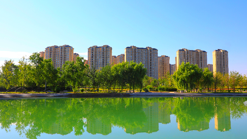 特变·世纪广场：新疆唯一一个同时获得国家绿色建筑三星级示范、国家住宅性能等级3A认定、2017-2018年度第八届广厦奖等国家级荣誉的住宅项目。.jpg